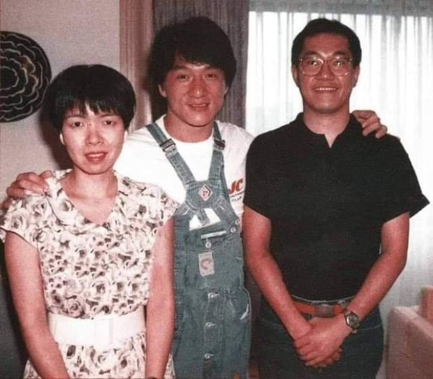 En la foto aparecen de izq. a der. Nachi Mikami, Jackie Chan y Akira Toriyama