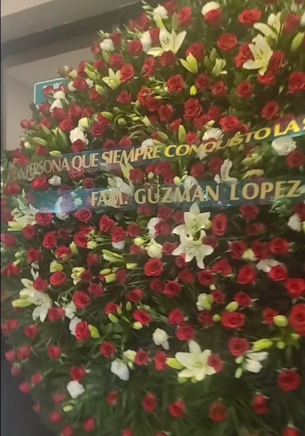 Familia de El Chapo Guzmán manda corona de flores a funeral de La Gilbertona