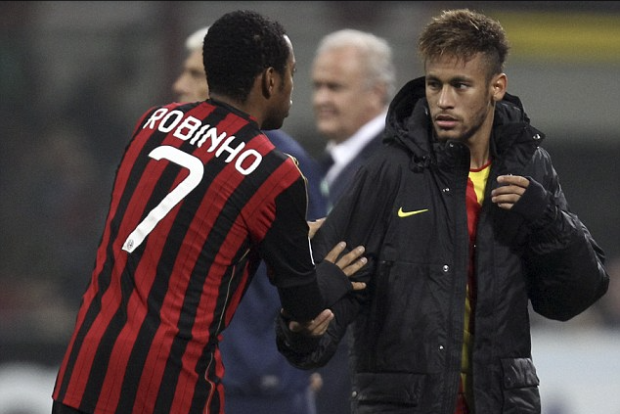 Robinho y Neymar Jr. al final del partido entre AC Milan y Barcelona del 2013 en San Siro