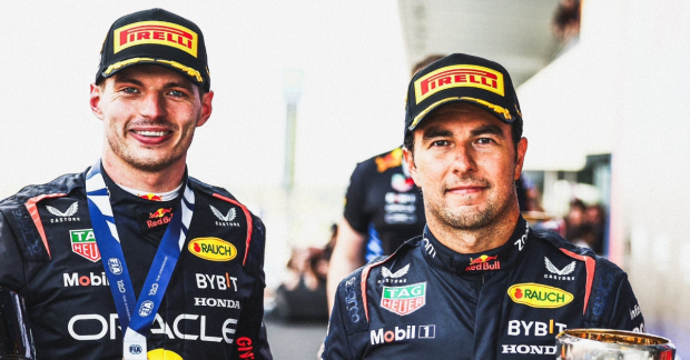 Checo Pérez y Max Verstappen celebran el 1-2 de Red Bull en el GP de Japón de F1 2024
