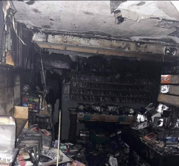 Así quedó la tienda de discos de heavy metal tras el incendio