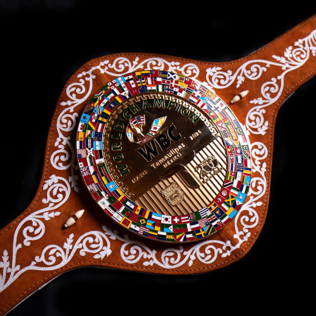 El cinturón hecho por artesanos tamaulipecos que recibirá el ganador  de la pelea entre el Canelo y Munguía.