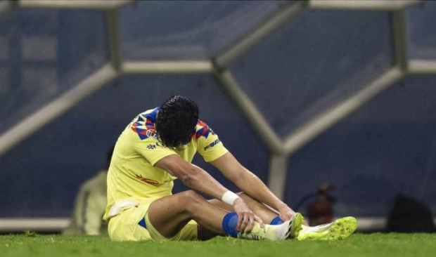 Kevin Álvarez sale por lesión en el partido contra León en el Apertura 2024