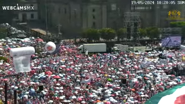 Así se ve la manifestación en la plancha del Zócalo.