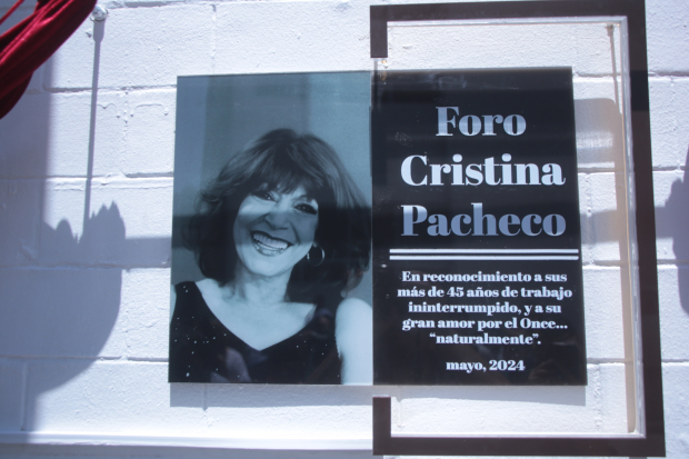 Placa que se develó ayer en el Foro Cristina Pacheco.