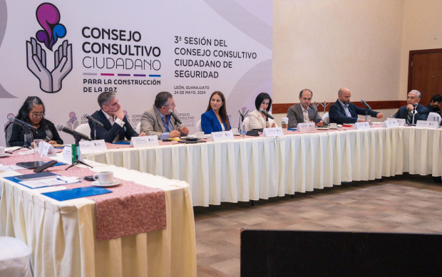 Durante la tercera sesión del Consejo Consultivo Ciudadano de Seguridad participaron personas expertas en el tema.