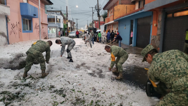 Aplican Plan DNIII por fuertes lluvias acompañadas de granizo en Puebla.