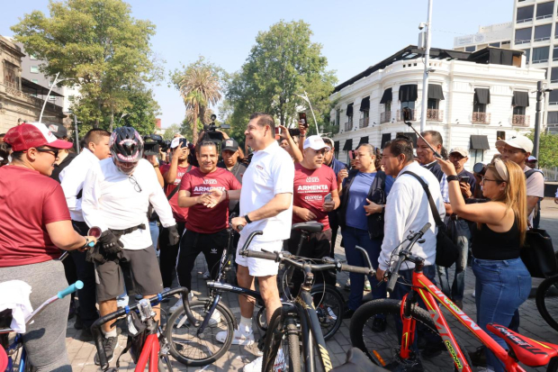 El candidato destacó la importancia de ciclopistas seguras y bien iluminadas para todos los ciudadanos.