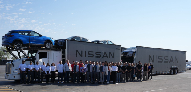 La flota de Nissan se conforma de 101 tractocamiones denominados madrinas.