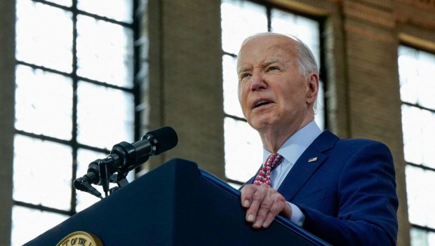 El presidente de Estados Unidos, Joe Biden, anunció una serie  reformas destinadas a simplificar la obtención de la residencia o de un permiso de trabajo a cientos de miles de migrantes.