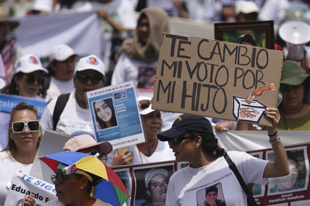 Manifestantes durante la Marcha Nacional Anual en Búsqueda de Madres,  en la CDMX.