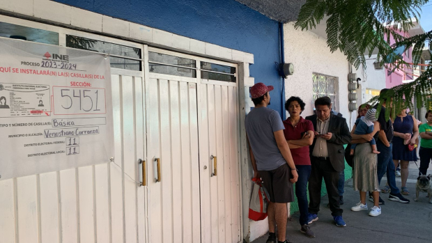 Reportan retraso en casilla de Adolfo López Mateos de la alcaldía Venustiano Carranza