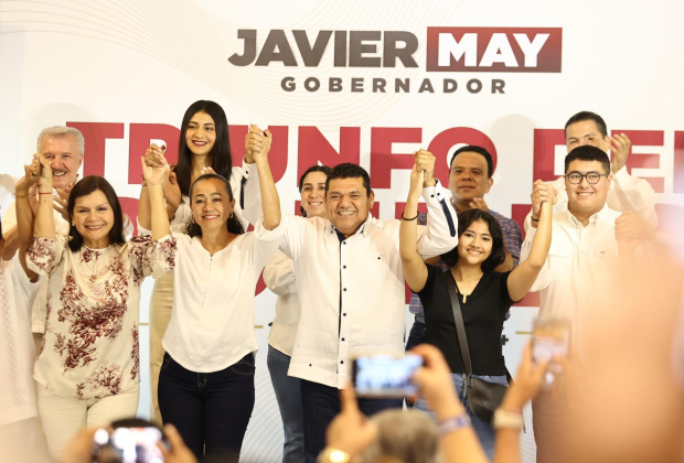 Javier May celebra triunfo por la gubernatura de Tabasco.