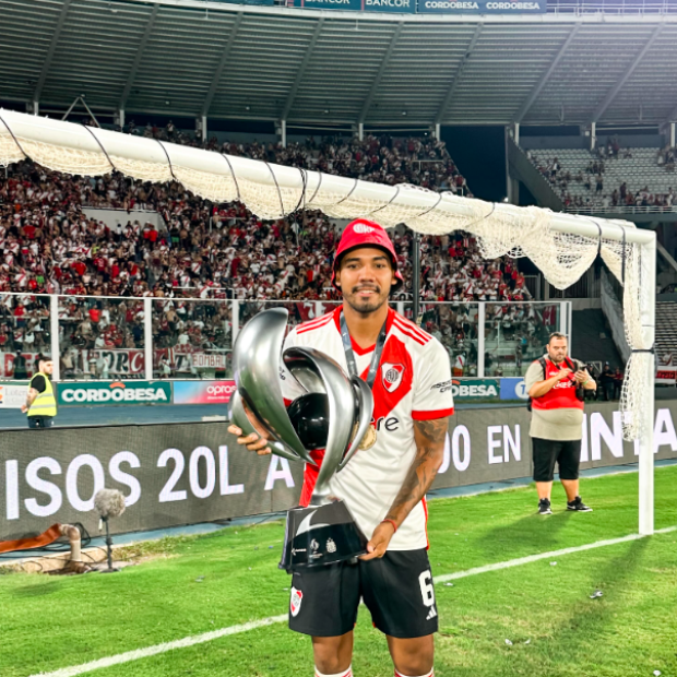 David Martínez celebra un título con River Plate