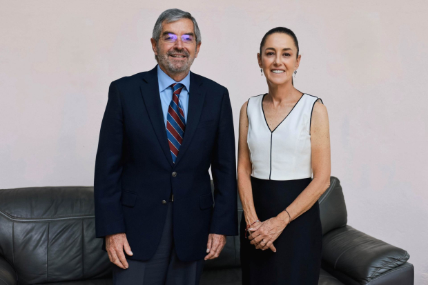 Claudia Sheinbaum, virtual ganadora a la presidencia de la República, designó al ex embajador Juan Ramón de la Fuente como su coordinador para la transición de su gobierno.