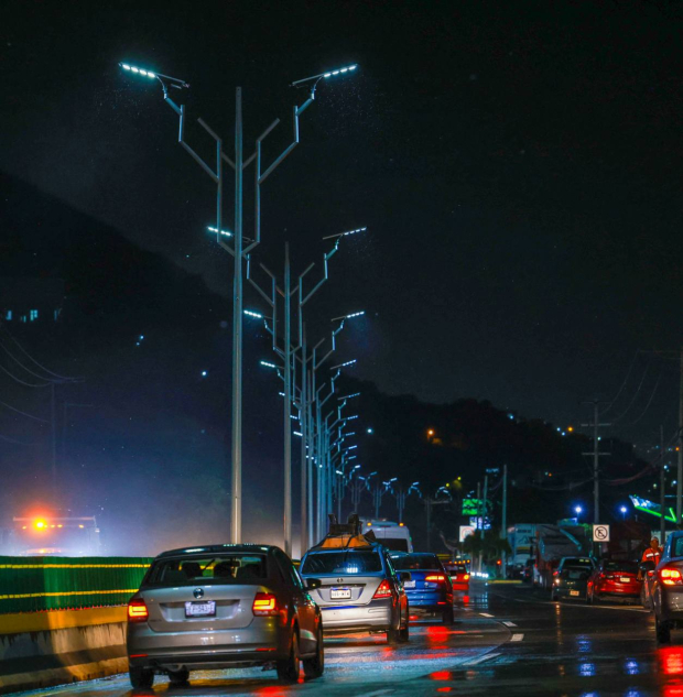 Nueva iluminación y seguridad vial en el Boulevard "Vicente Guerrero" de Chilpancingo.