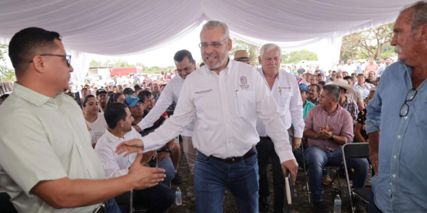El gobernador Alfredo Ramírez Bedolla reconoció la visión del presidente Andrés Manuel López Obrador para apoyar las actividades agrícolas.