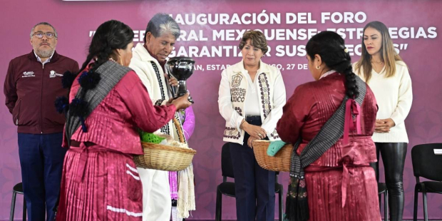 La mandataria estatal indicó que en el Estado de México más de un millón de mujeres viven en zonas rurales.