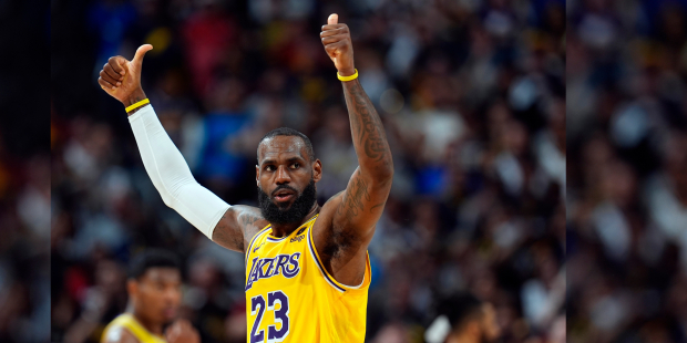 LeBron James en un juego con los Lakers en la NBA