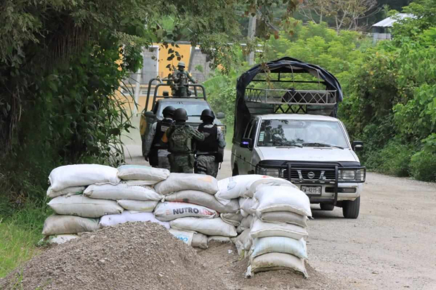 Integrantes del Ejército Mexicano, Guardia Nacional, elementos de seguridad estatales y municipales mantienen un despliegue operativo.