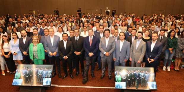 El gobernador electo de Puebla enfatizó que la dirección general de gobierno y otras áreas deben ser conciliadoras y orientadoras para prevenir problemas futuros.