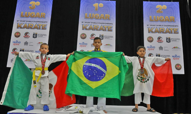 Competidores de 24 países participan en el Campeonato Mundial de Karate en Nuevo León.
