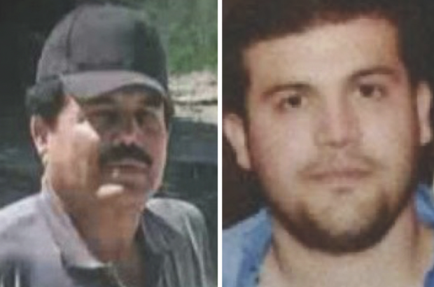 En la imagen de archivo, los capos detenidos Ismael El Mayo Zambada (izq.) y  Joaquín Guzmán López, hijo de El Chapo Guzmán.