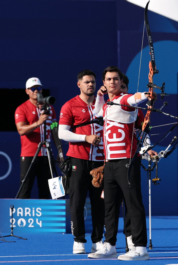 Matías Grande, Bruno Martínez Wing y Carlos Rojas, el equipo mexicano de tiro con arco en París 2024