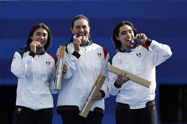 Equipo de tiro con arco femenil hace historia;  hazaña de Alejandra Valencia, Ángela Ruiz y Ana Vázquez.