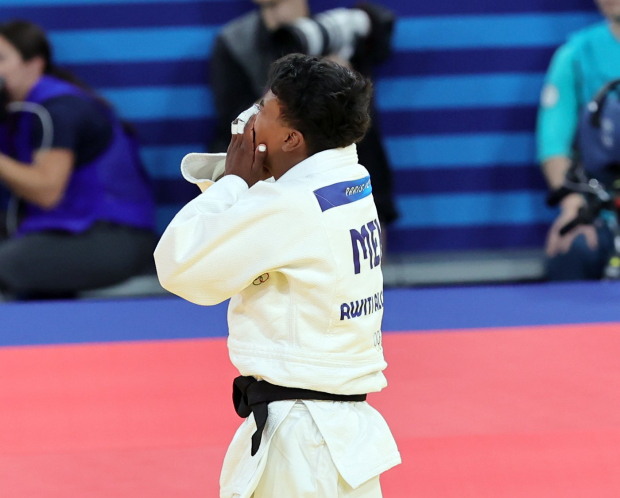 Prisca Awiti tras ganar su combate de cuartos de final en judo en los Juegos Olímpicos París 2024