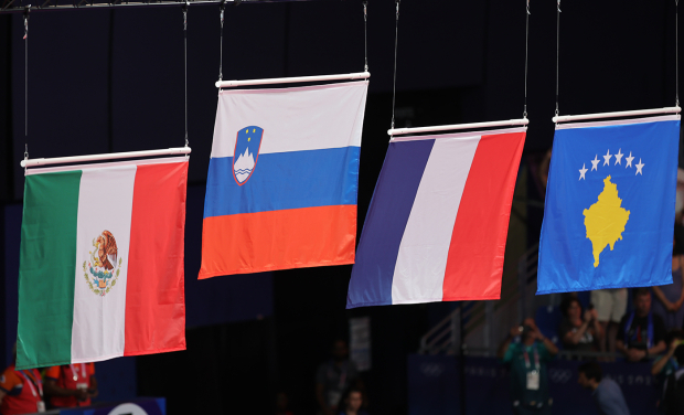 Se izan las cuatro banderas de las galardonadas en judo en 63 kg femenil