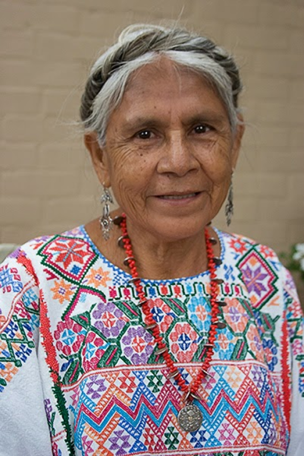 Florentina López de Jesús, maestra textil fundadora de "La Flor de Xochistlahuaca".