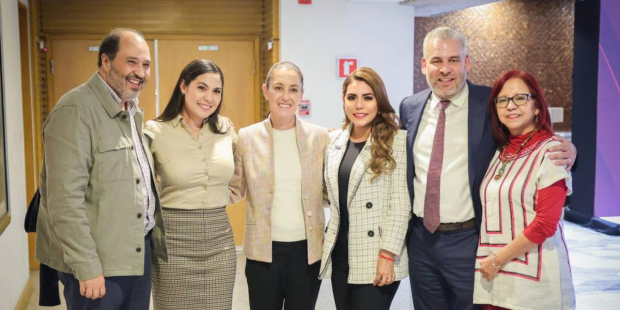 A la reunión con Claudia Sheinbaum, también asistieron los gobernadores constitucionales y electos de Colima, Guanajuato, Michoacán y Querétaro.