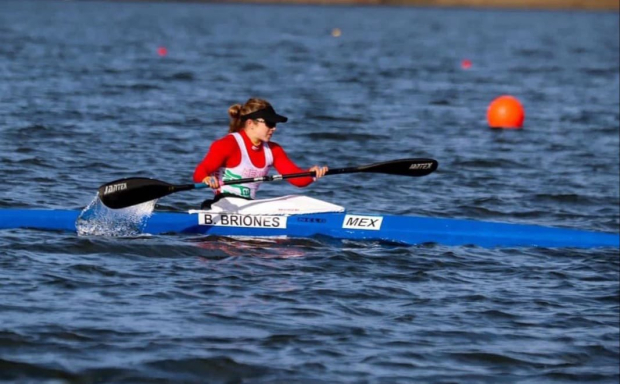 La mexicana Beatriz Briones en los K1-500m de conotaje de los Juegos Olímpicos París 2024