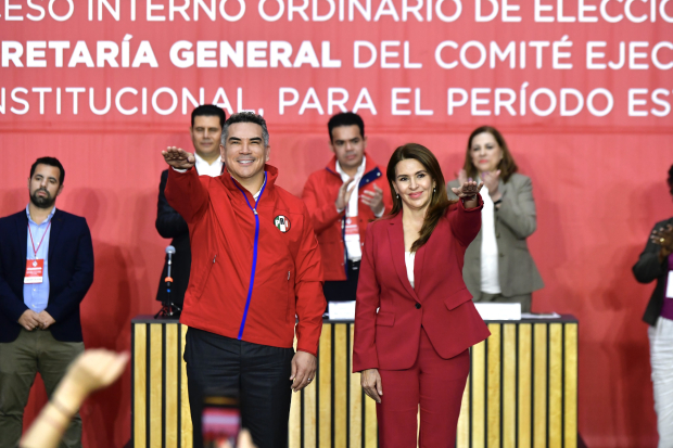 "Alito" Moreno y Carolina Viggiano estarán al frente del PRI hasta el 2028.