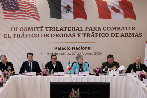 Funcionarios mexicanos durante una reunión con autoridades de EU y Canadá para combatir el tráfico de armas, en febrero pasado.