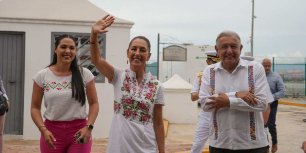 Gobernar con espíritu de mujer y con los valores de la Transformación, fue el compromiso que hizo Claudia Sheinbaum en su primera gira como presidenta electa de México.