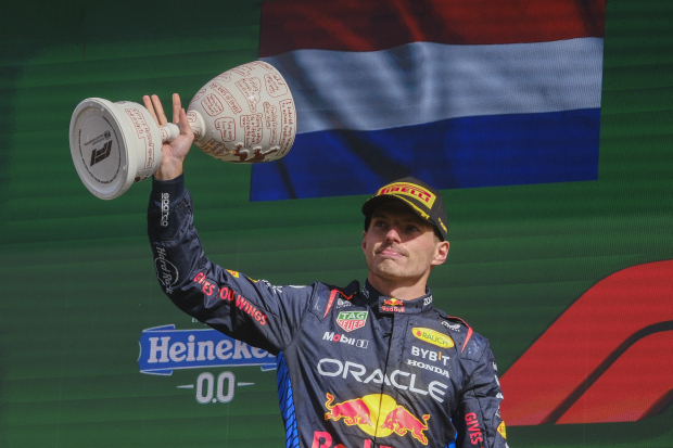 Max Verstappen celebra el segundo lugar en el GP de Países Bajos de F1