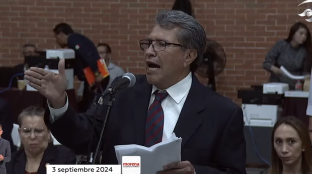 Ricardo Monreal durante su participación en la discusión de la reforma judicial.