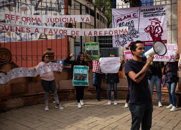 Manifestación en la capital de Zacatecas, ayer.