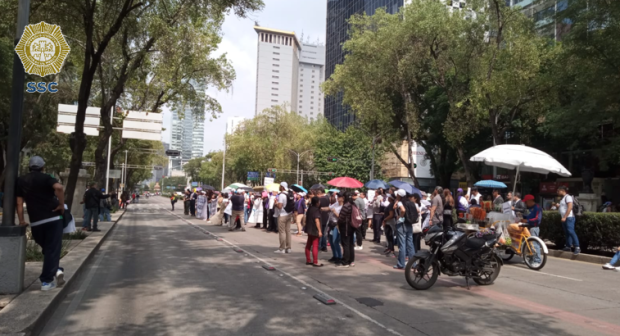 La concentración bloquea ambos sentidos de Paseo de la Reforma