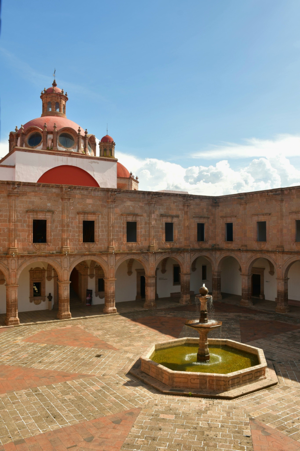 En las imágenes, postales de Morelia y algunos de los platillos que se pueden degustar en el festival.