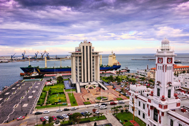 El puerto  de Veracruz.