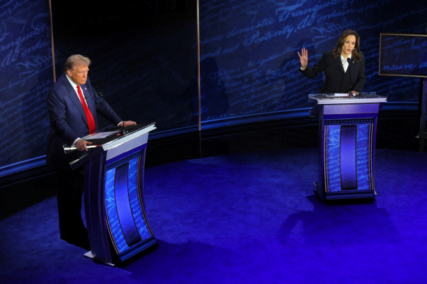 Donald Trump y Kamala Harris durante el debate presidencial de Estados Unidos