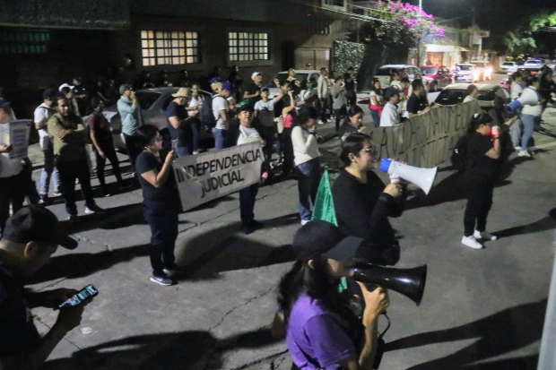 Protestas en la sede del Legislativo de Morelos.