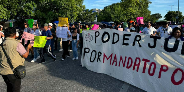 El contingente previamente se reunió en la denomina Glorieta del Cebiche.