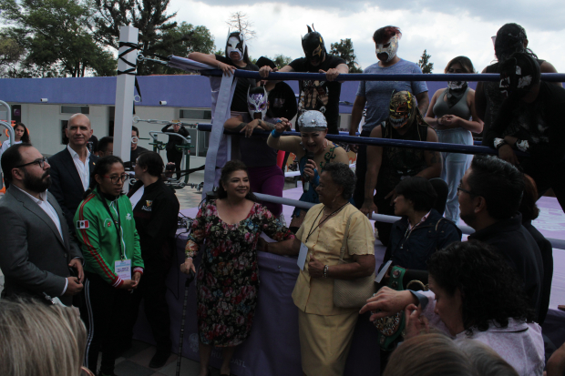 Clara Brugada encabezó ayer la inauguración de la Utopía Cihuacóatl, la cual ofrece distintos servicios.