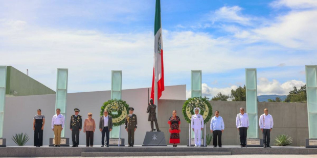 La mandataria estatal refrendó su compromiso de seguir trabajando por México y Guerrero.