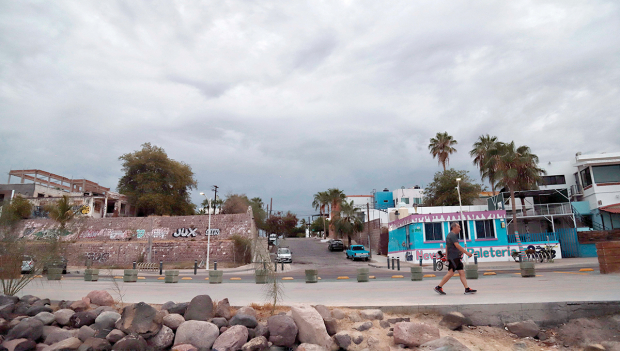 La ciudad de La Paz, BCS, amaneció ayer con mal tiempo por la  tormenta Ileana.