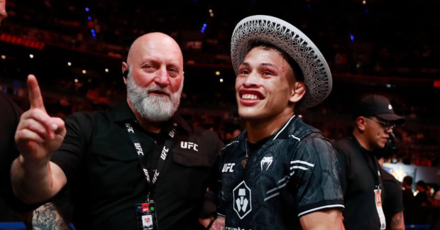 El mexicano Ronaldo Rodríguez, 'Lazy Boy', tras ganar su pelea en UFC 306